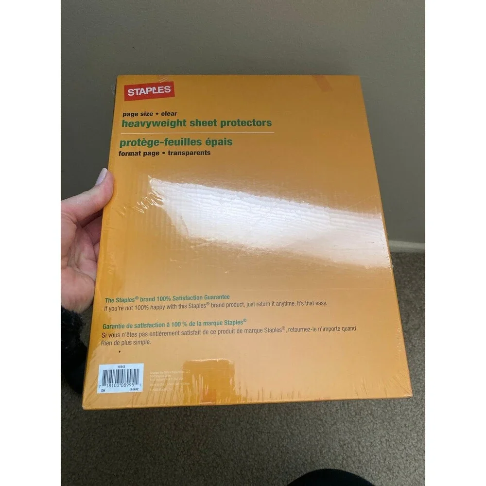 Staples Heavyweight Sheet Protectors 8 1/2